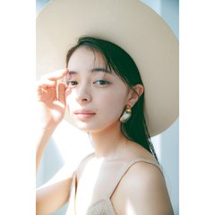 上國料萌衣、儚さダダ漏れ♡!!! 人気HMの手によって爆誕・色素薄め甘顔メイクが尊すぎ