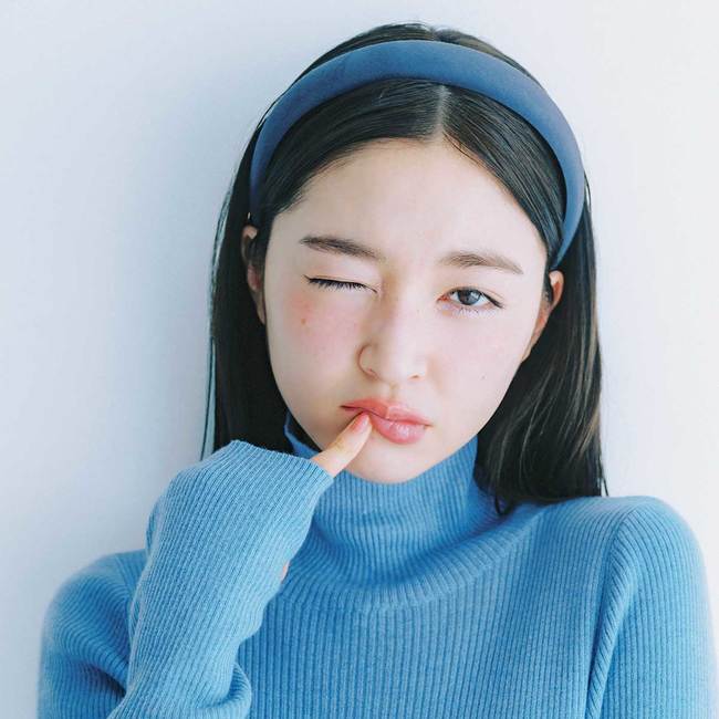 同系色でこなれムード爆誕♡ クラシカルにまとめるのが秋のキブン【タートルトップス&カチューシャ】