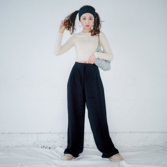 脱フツウ&盛れる "美脚パンツ" って？ブーツを合わせて異次元スタイルに【美脚コーデ】2選