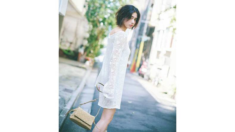 安斉星来がお手本♡色っぽ透け感でふらっと街歩きはいかが？【秋の一人勝ち透けワンピ】3選