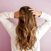 髪を早く乾かす方法って?ドライヤーの正しい使い方、おすすめドライヤー、速乾グッズまで大紹介