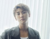 AAA・與 真司郎の美顔に接写!「一人一人に手紙を書きました」スタッフへの気遣いが神すぎる