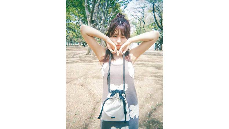 大原優乃、ヘルシーなタンクコーデが可愛い♡一枚で主役級な最強あざとタンクワンピで代々木公園から代々木上原に降り立つ！