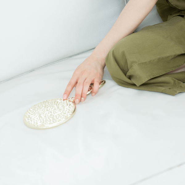 もうダメだ…パサつき髪から抜け出せない女子に残された最後の手段って？