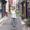 大原優乃、情緒あふれる人形町で街歩き♡レースのセットアップジャケットで明治座を散策