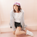 スウェットが一瞬で色っぽく!?♡ カジュアル服に合わせるだけで色気ダダ漏れるアイテムって？