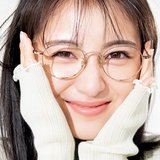 浜辺美波のメガネ姿がオフモード全開で可愛すぎ!!♡「2021年の抱負は…」
