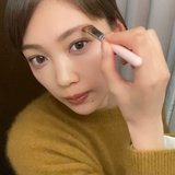 「自眉が濃くても、ふわふわ眉はつくれる！」いつもの眉メイクに＋2STEP♡真似しやすい簡単テクとは？