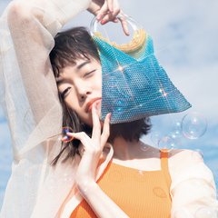 シンプルな洋服だってコレさえあれば♡【きらめきバッグ】5選