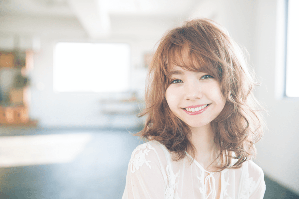 甘い抜け感をまとった 愛されセミディ