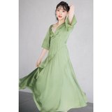 堀未央奈「物欲に火がついちゃいました（笑）」ヴィンテージサテンのワンピをルームウェアに♡