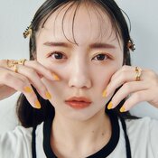 齊藤京子、”カボチャーム”というカラー名のマスカラをON!こっくりオレンジのまつ毛は抜け感ダントツNo. 1♡【オレンジマスカラ】4選