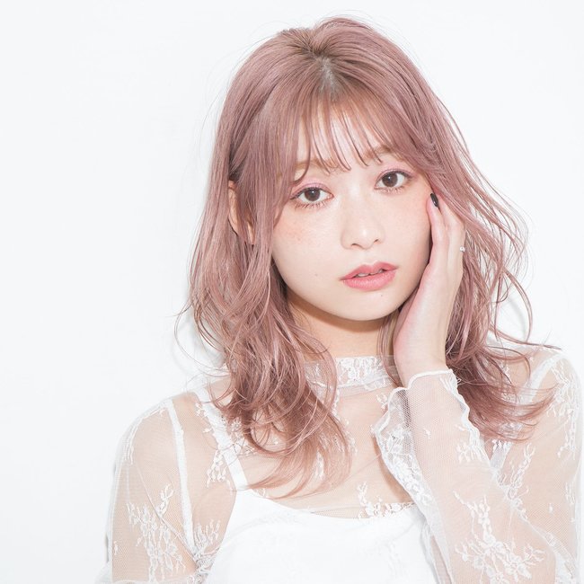 【ミディアム】淡ピンク×ミディで韓国スタイルにも高相性