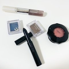 メイク迷子さん必見！流行りのダークカラーで美女見せする３つのテク