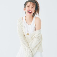 佐藤栞里、白服姿の笑顔に反響！透明感を底上げする【全身純白コーデ】3選
