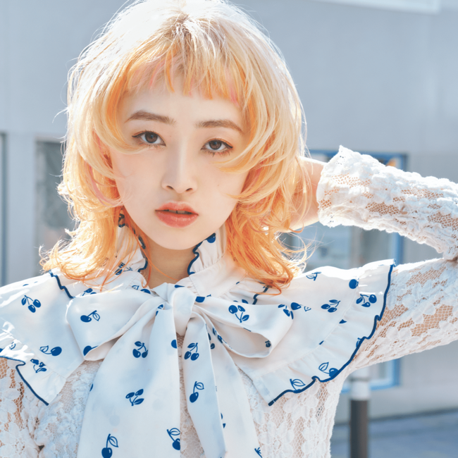 【ミディアム】ホワイトかけるオレンジ+ピンクの柔らかカラーにぞっこんデス♡