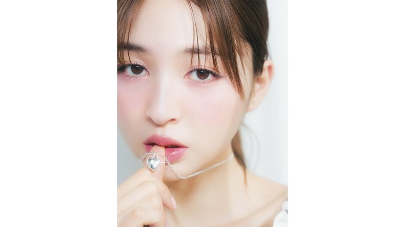 ナチュラルなようでしっかり目力を仕込む!素の目の魅力を最大限に引き出す【アイドルアイメイク】HOW TO♡