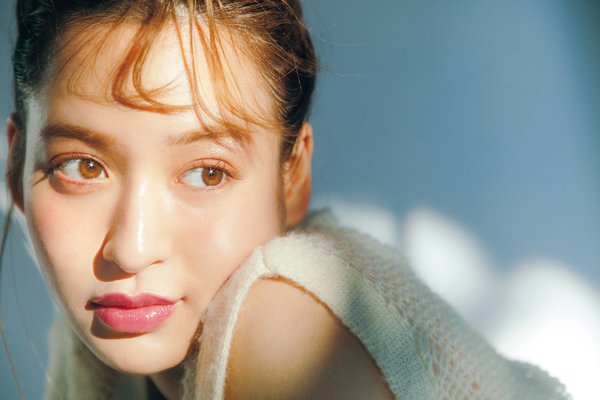 野崎萌香「”飲む点滴”と呼ばれるくらい美容にいい！」モデルの美肌を支えるアイテム18選