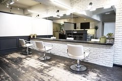 【HEAT by UNCUT&LOUNGE】大人っぽさと色っぽスタイルが評判♡ダメージケアも徹底してくれるトレンドヘアサロン