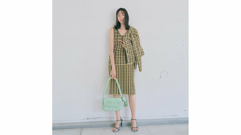 【BOTTEGA VENETA】佐藤栞里が魅せる♡ボッテガ・ヴェネタでつくる"華やかレディコーデ"