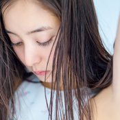 新木優子の美髪に憧れる♡「ちゃんと髪の毛をとかすこと」ヘアケアから愛用品、髪色のオーダー方法まで徹底解説