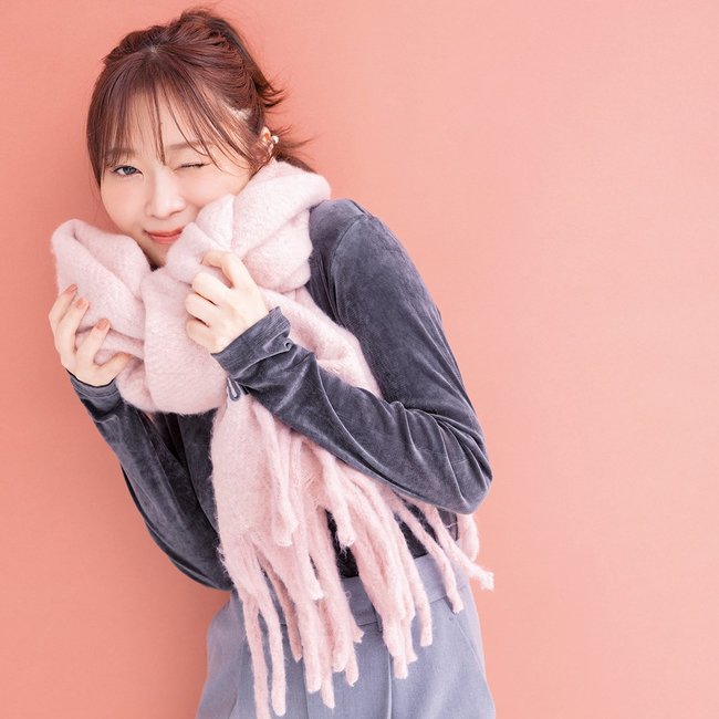 【簡単可愛いマフラーの巻き方】今すぐマネしたい♡ 指原莉乃が魅せるマフラーコーデ2選