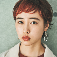 肌の色を綺麗にみせてくれる【魔法の掛け算カラー】