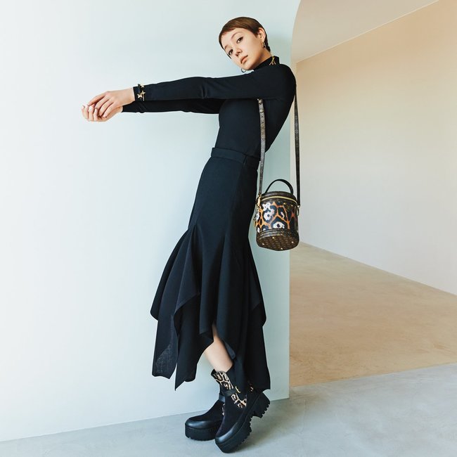 【ルイ・ヴィトン新作アイテム６選】冬コーデを上品に♡トリンドル玲奈が着こなす洗練された着こなしにも注目