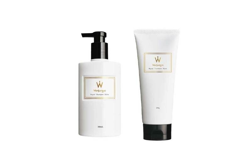 （左） ウォンジョンヨ　リペアシャンプー　モイスト　350㎖　￥1,650、（右）同　リペアトリートメント　モイスト　200g　￥1,650／Rainmakers