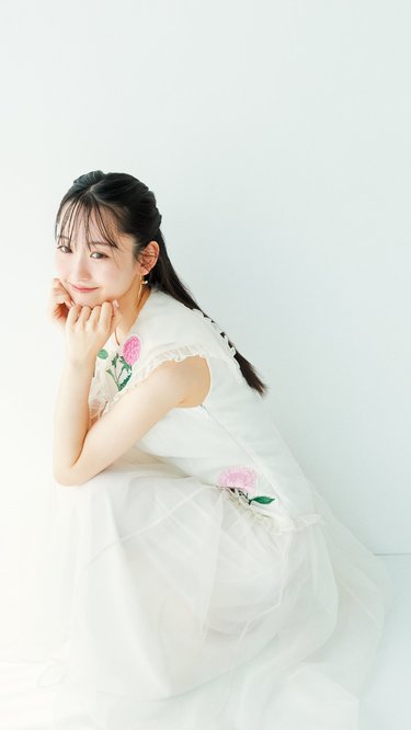 【美品】 ♡一ノ瀬美空着用♡ フラワー サイドベロアリボン ノースリワンピース 乃木坂46・一ノ瀬美空「子どもの頃からずっとワンピースが大好き