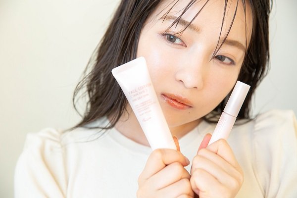 オイリー肌さん歓喜(泣) 真夏もテカらずピカさら肌に仕上がる神ベース2品【村瀬紗英がお試し】