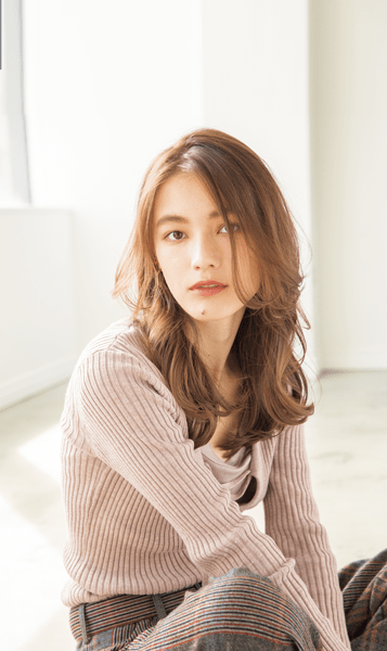 隙のある甘さで翻弄する ヌーディゆるウエーブ