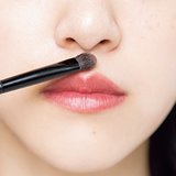 【ココにサササっと…】"マスクを外すのが怖い"を解消！人中短縮させる簡単テク