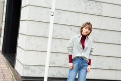 寒暖差の激しい今の季節に活躍必至！　ユニクロのストライプシャツを気温別に着回し♡