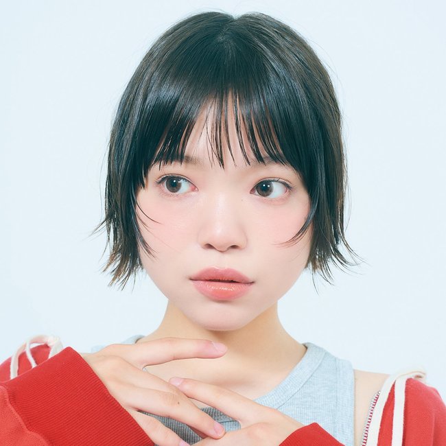 【ショート】NewJeans（ニュージーンズ）・ハニがお手本！幼くなりすぎない切りっぱあざとボブ