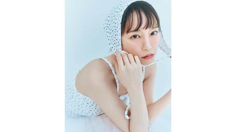 吉岡里帆、美肌のために意識していることって？まぶしすぎるおハダの秘密を深掘り