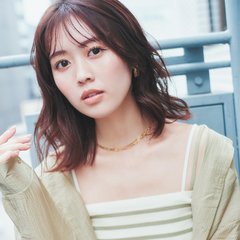 【ミディアム】重さと軽さの絶妙バランスで可愛さと大人っぽさを両立