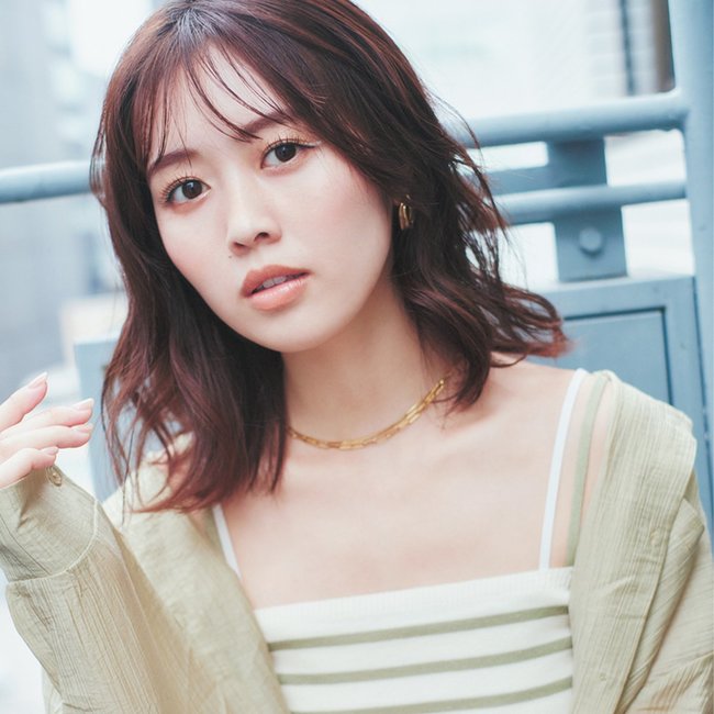 【ミディアム】重さと軽さの絶妙バランスで可愛さと大人っぽさを両立