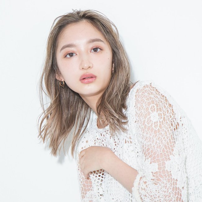 【ミディアム】ペールベージュで色っぽさも透明感もいただきっ