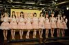 12月14日、発売記念会見に登壇した=LOVEのメンバー