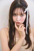 八木アリサ。2025年ar3.4月合併号より