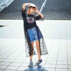 スニーカーでもこんなに可愛い❤　歩けるおフェロコーデ