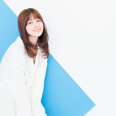 【ミディアム】シアーなベージュがブルベ肌をまろやか見せ