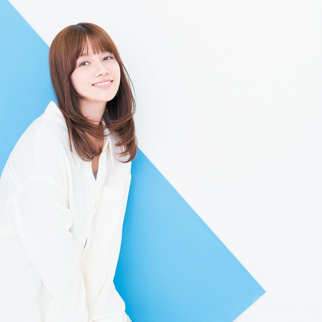 【ミディアム】シアーなベージュがブルベ肌をまろやか見せ