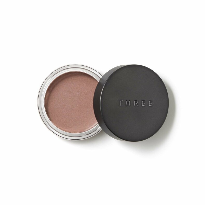 THREE　グラムトーンカラーカスタード　#10 CLOUD PETAL　￥3,300