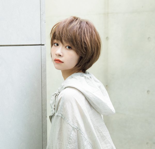 【ショート】愛嬌たっぷり丸みショートでとびっきり女っぽく