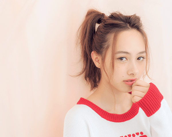 ヘアスタイルもイベント仕様にチェンジ！女子会やパーティー向けなアレンジ４選