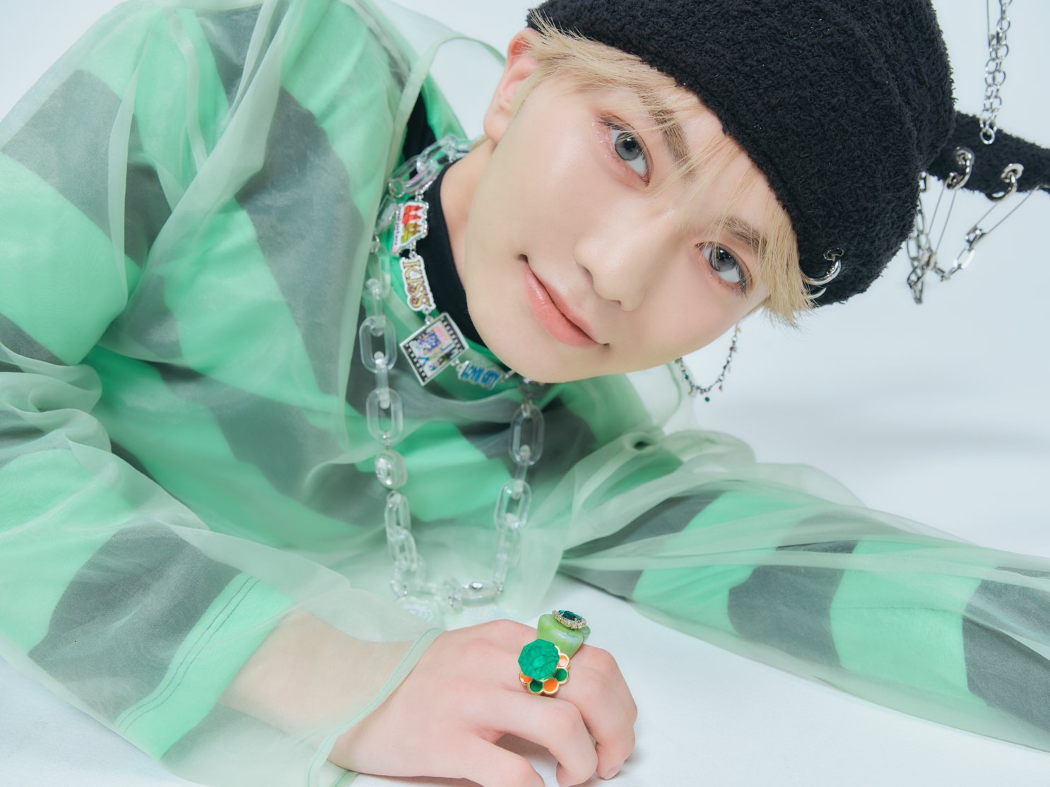 aoen 礼央 パネル aoen Debut Single「青い太陽 (The Blue Sun)」 タワーレコード