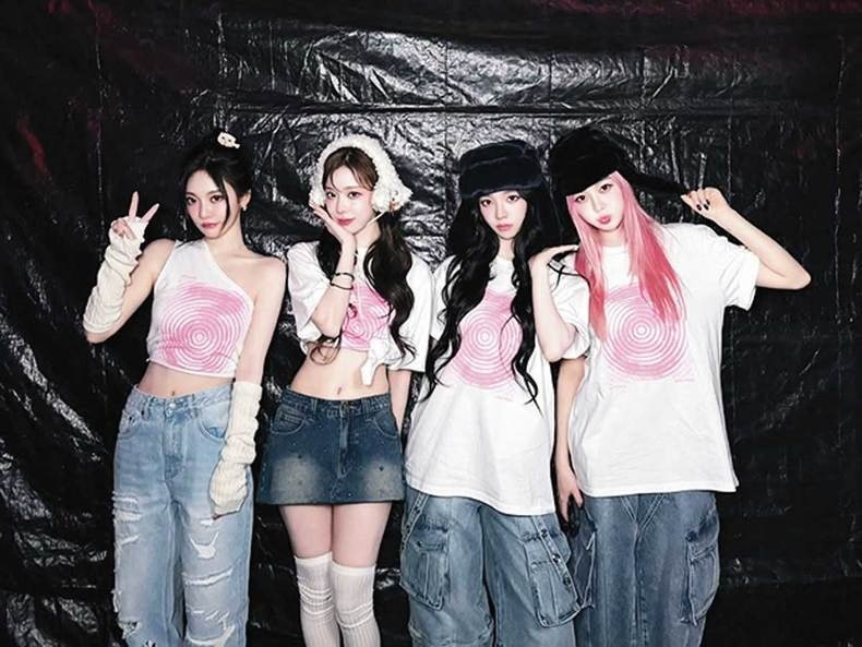 ジャンル別・韓国アイドル「空港コーデ」 ④個性派空港コーデ