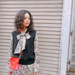 【ユニクロ ユー￥2,990】重ねるだけで即着映え♡コンパクトVネックベストの着こなし２選